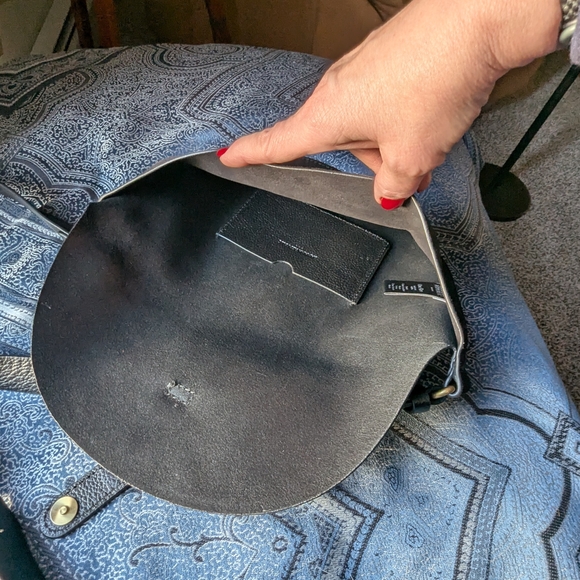 Banana Republic Factory Black Leather Crossbody Bag - Picture 7 of 8